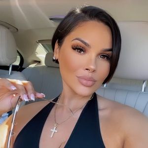 Meet your Posher, Michaela